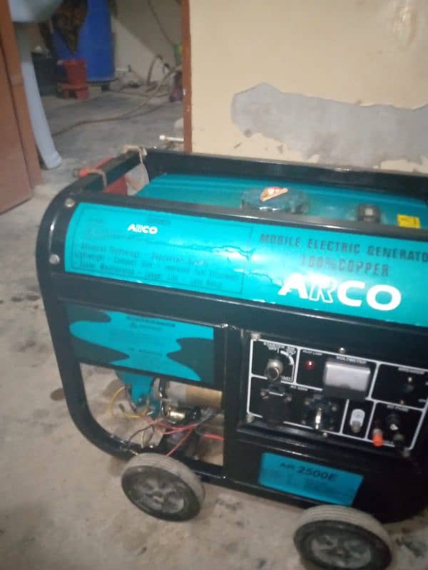 ARCO 2.5 Kva generator in lush condition only one year used 0