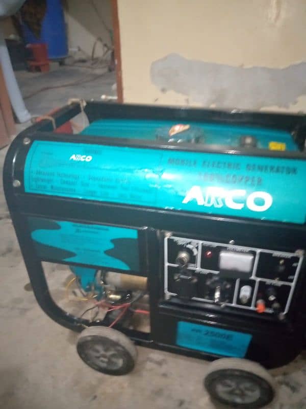 ARCO 2.5 Kva generator in lush condition only one year used 1