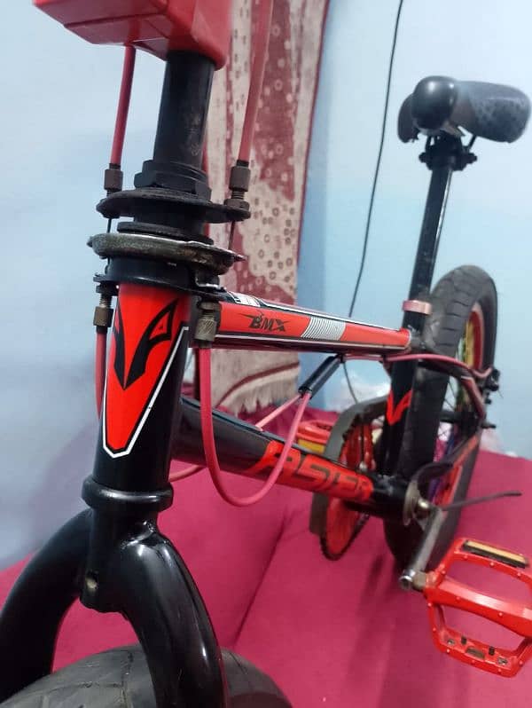 BMX cycle 22 inches very good condition 9