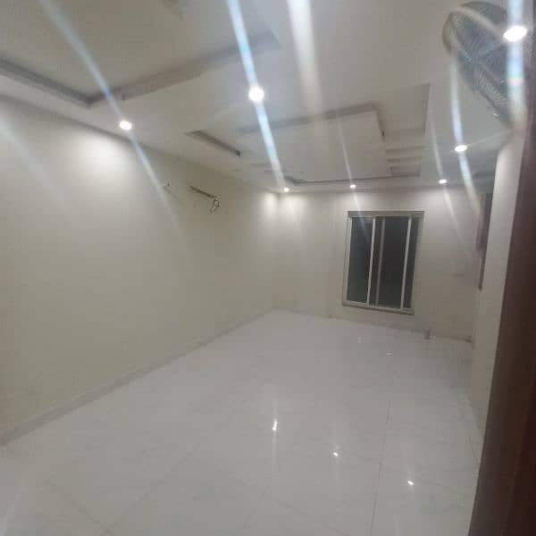 1 Bed Flat For Rent in Bahria Town Lahore 1