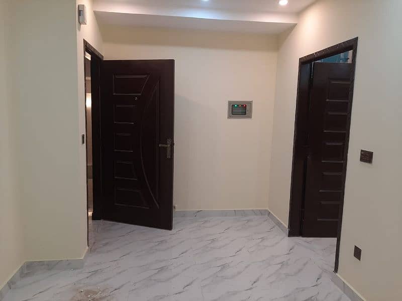 1 Bed Flat For Rent in Bahria Town Lahore 4