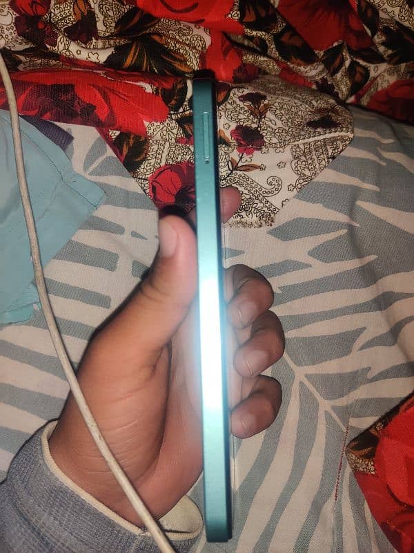 Mobile Tecno Go 1 with box. New Bs 10 din use Howe hy 6