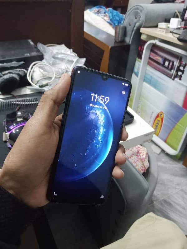 vivo s1 (4/128) 0