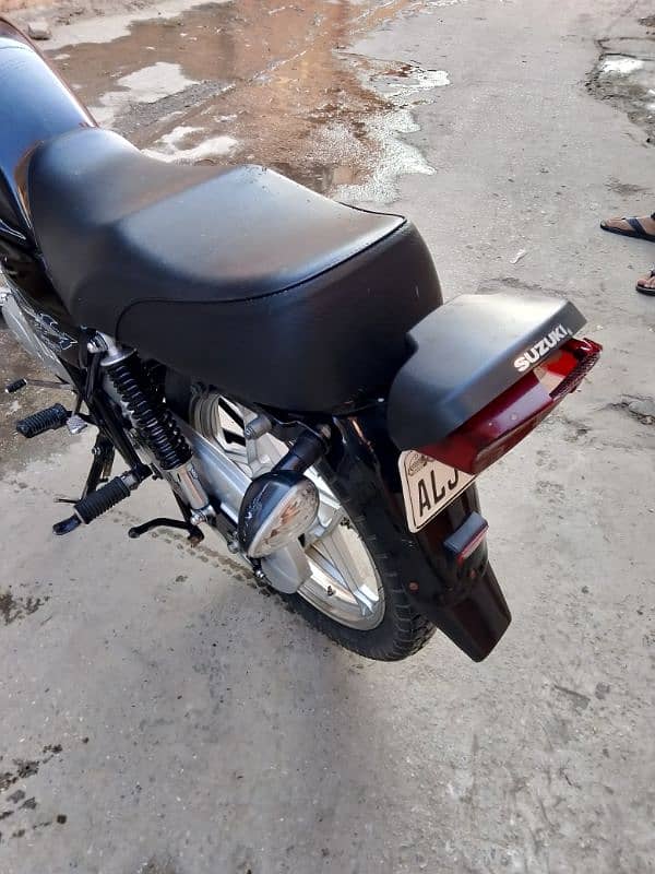 Suzuki GS 150 SE. One handed driven only 7000km 3