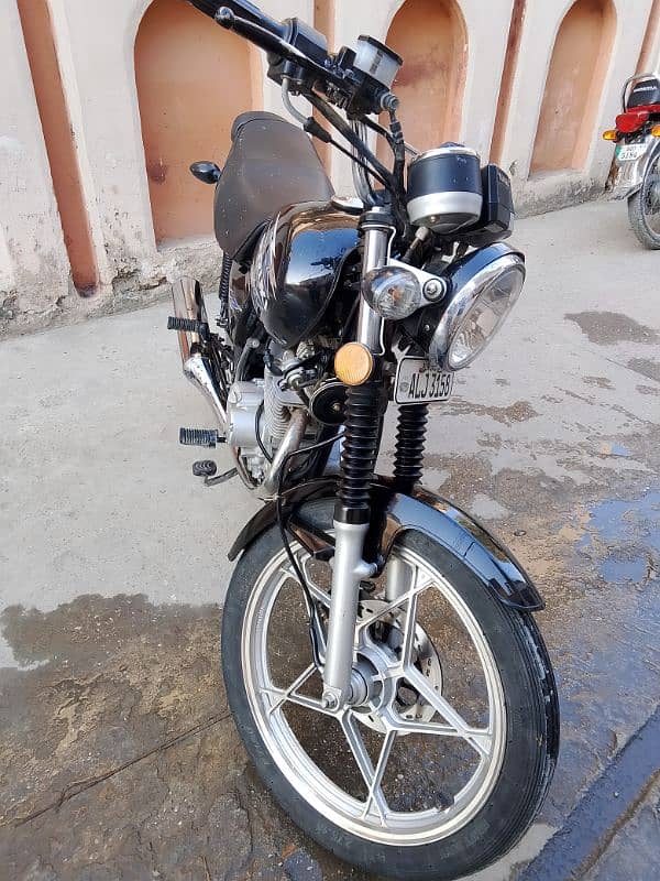 Suzuki GS 150 SE. One handed driven only 7000km 4