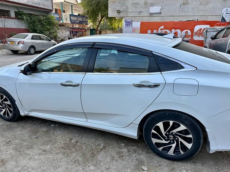 Honda Civic i-vtec 1.8 Prosmetic 2016 3