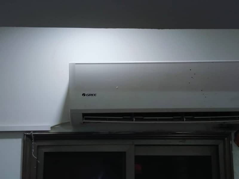 4 x Split ACs in Mint condition 0