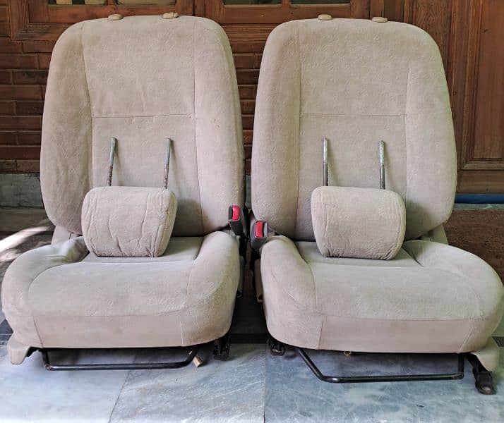 X Corolla Front seats 0