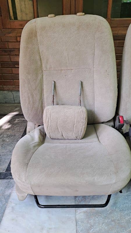 X Corolla Front seats 2