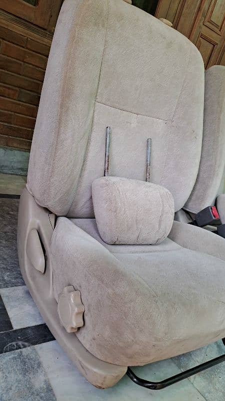 X Corolla Front seats 3