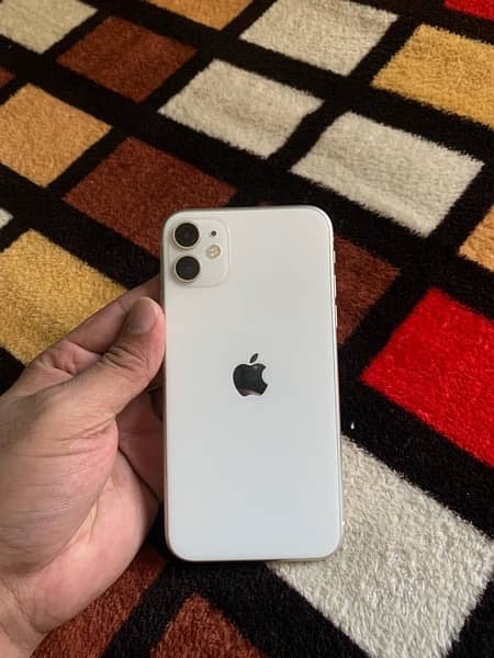 i phone 11 white colour 128gb factory unlock 0