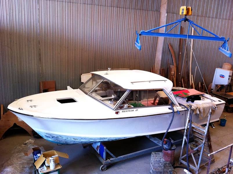 18 ft Boat deep V hull type. 4