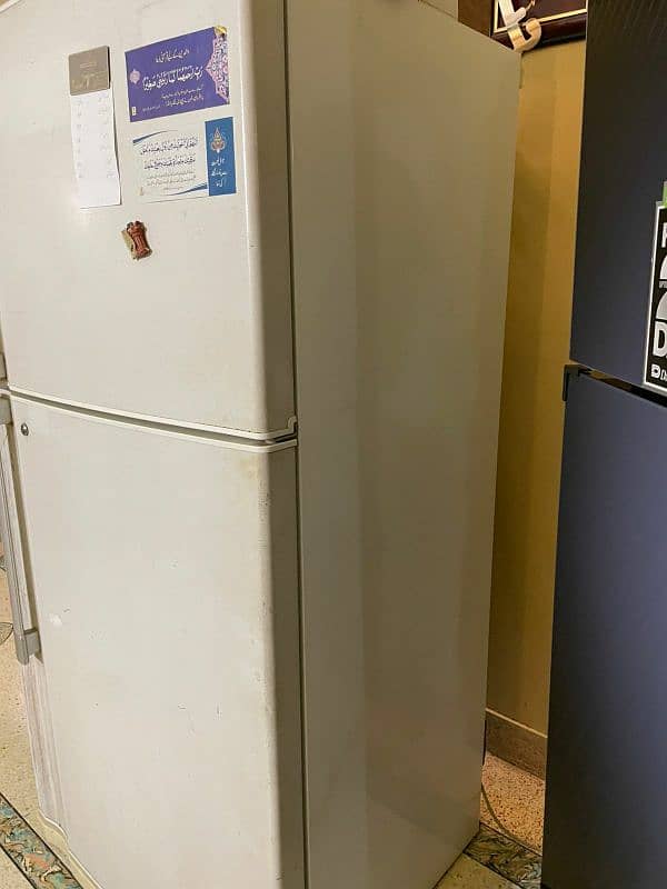 Large 18cft Hitachi Fridge for sell 4