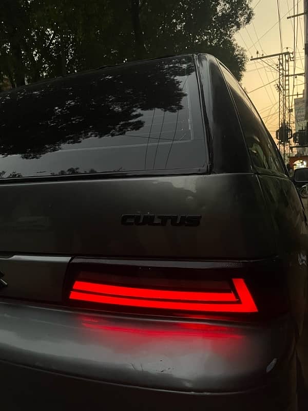 back lava lights only for old cultus, 10/10 condition mein hain lights 4