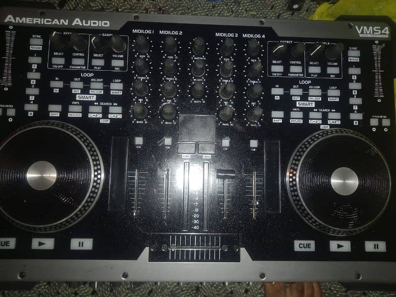 Dj mixer American audio 4