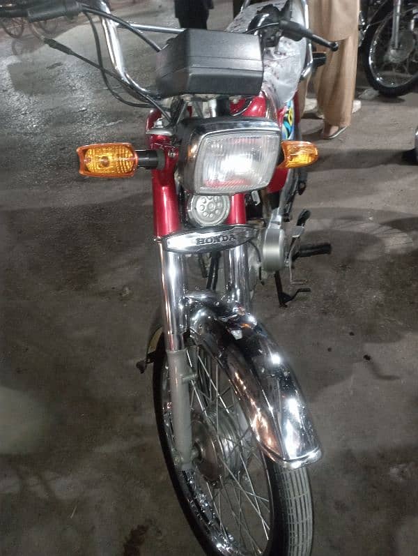 Honda CD 70 2024 3