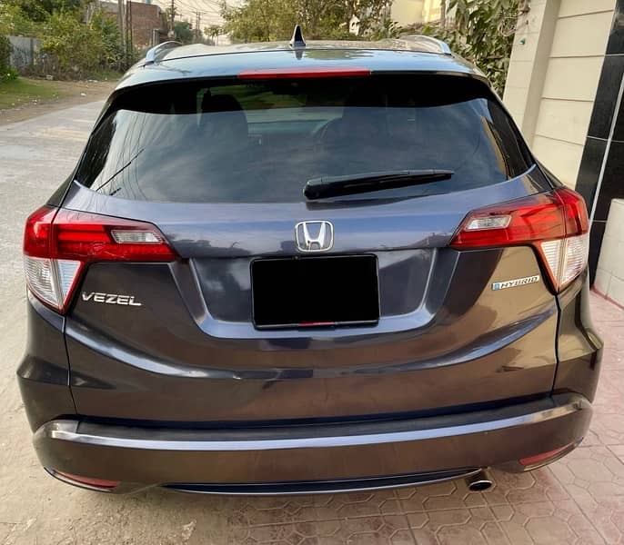 Honda Vezel full option 1