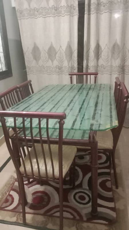 selling dining table 2