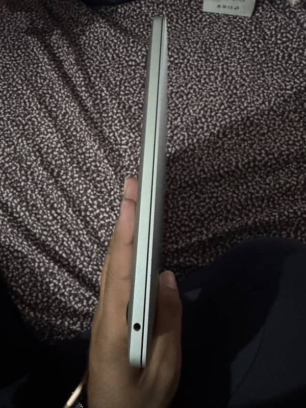 Apple macbook pro (M1) 3