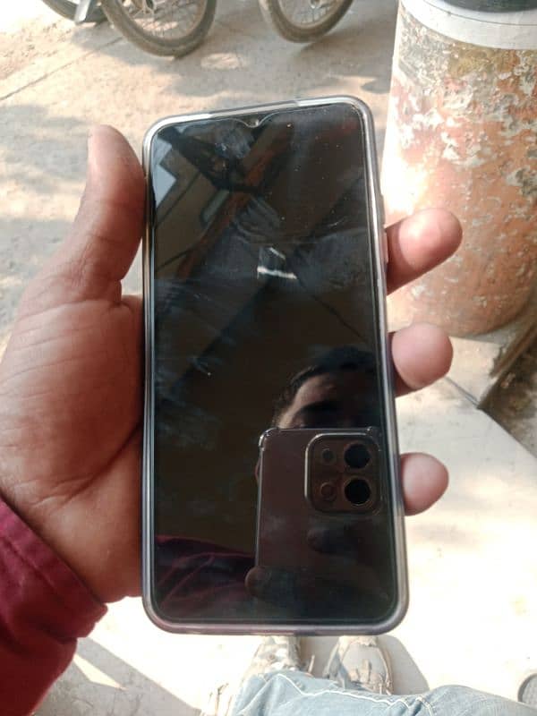 itel a 70 4+4 128 gb full ok phone ha koi msla nahi 2