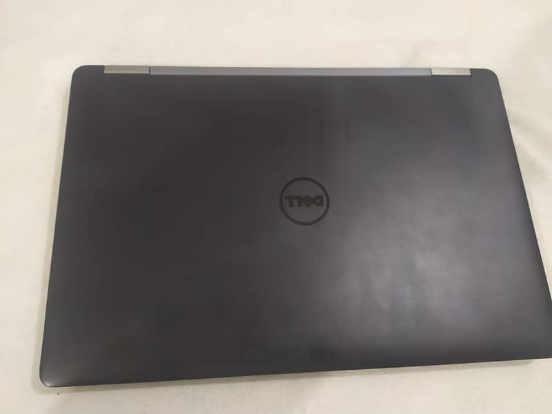 DELL latitude 5570 1