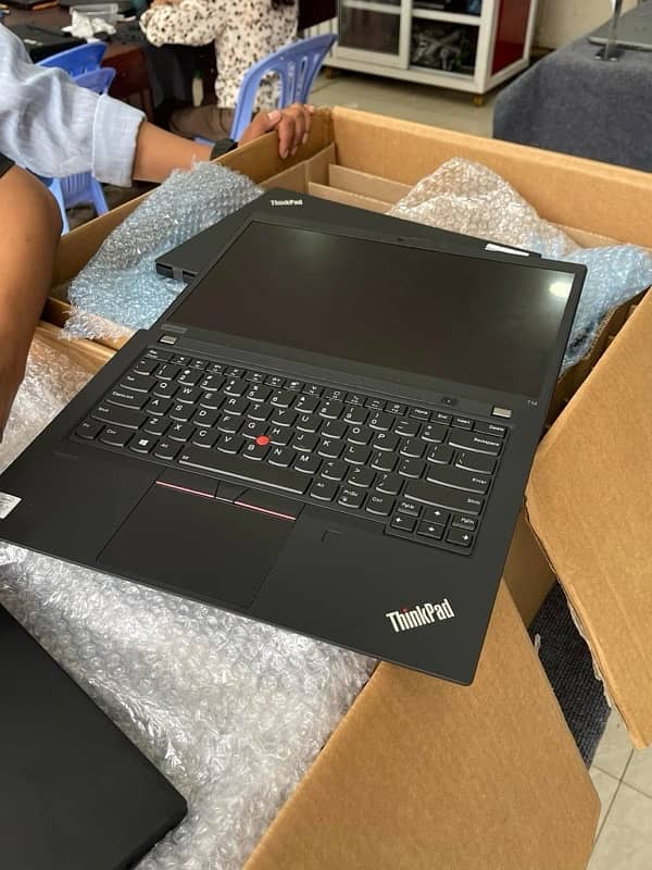 Lenovo X1 Carbon i5 8th Ultra SlimBook 6 Months Laptop Warranty 5