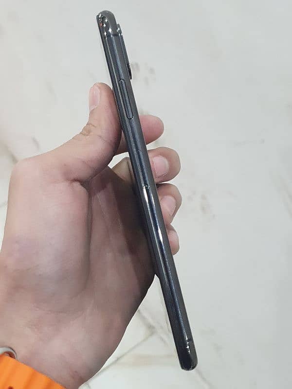 i phone xs max 256GB Factory Unlock 3