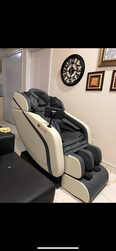 JCBuckman RefreshUs Massage Chair 0