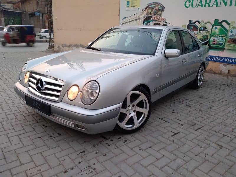 Mercedes E Class 1997 4