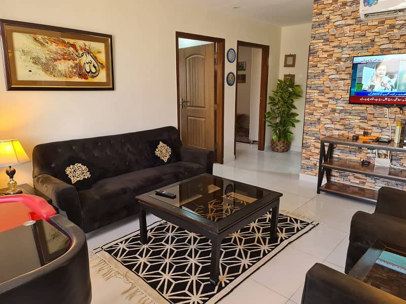 Par day short time furnished apartment available 1