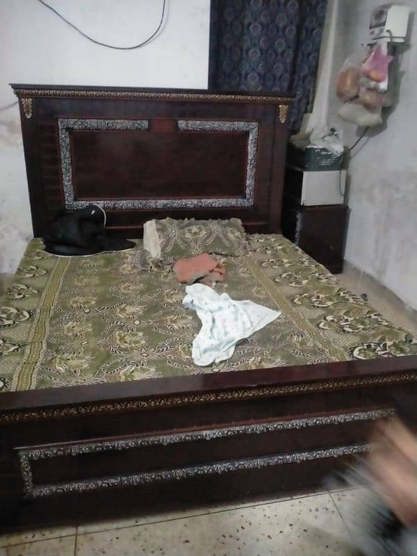 wooden bed king size for urgent sale 1