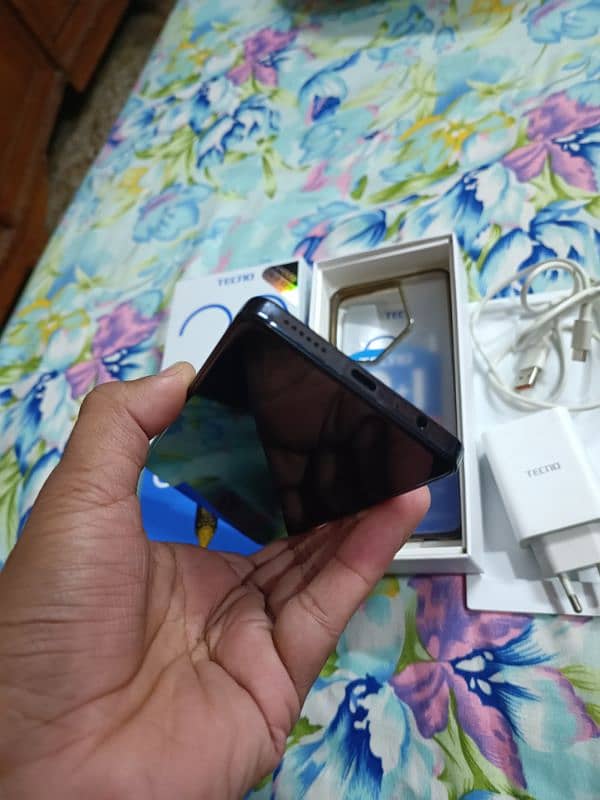 Tecno camon 20 pro 8+8/256 gb 7