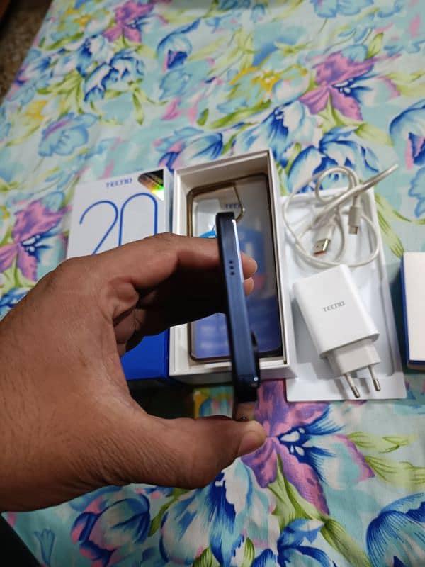 Tecno camon 20 pro 8+8/256 gb 10