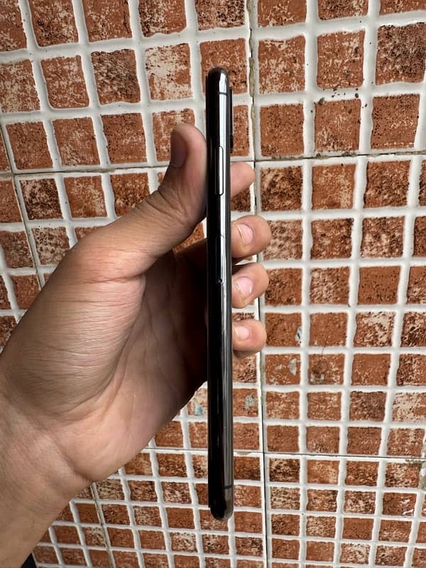 iphone xsMax 64gb PTA APPROVED 4