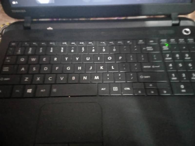 TOSHIBA LAPTOP 2