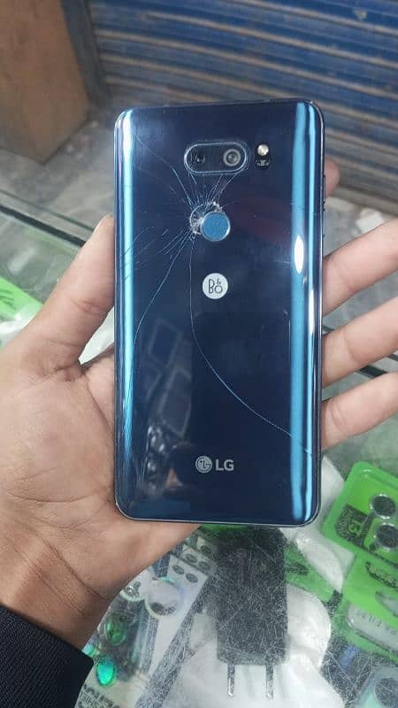 Lg V30 pta approved 4+64gb memory only back crack 0