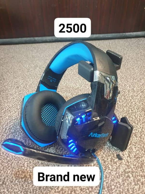 Gaming Headphones headsets and controllers 13