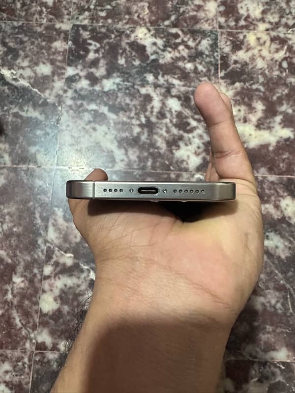 iphone 15 pro max JV 256 GB 10/10 condition LLA model 7