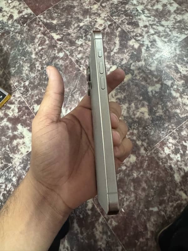 iphone 15 pro max JV 256 GB 10/10 condition LLA model 8