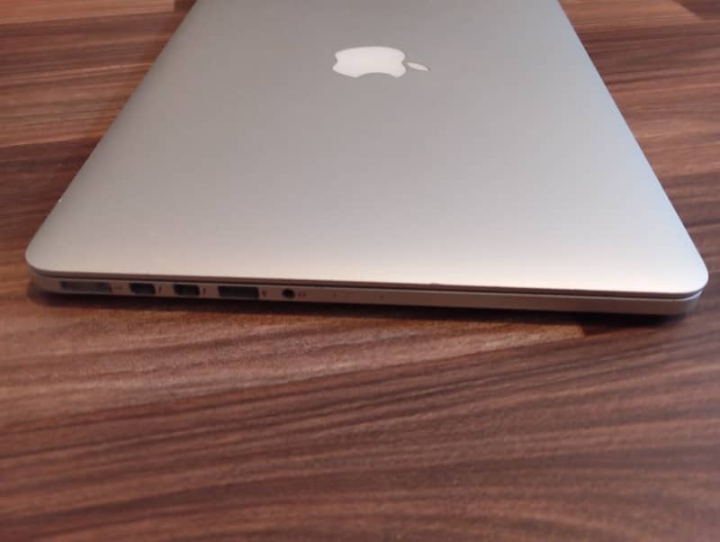 Macbook Pro 2015 8-256gb 2