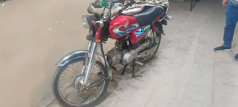 Honda Cd 70cc  Red colour 1