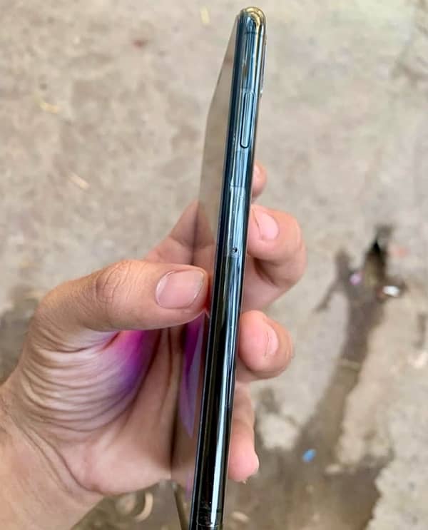 iphone xs max 256 PTA WATERPACK DUAL SIM APPEARS 7