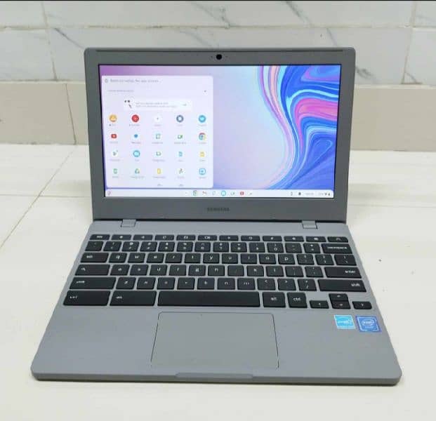 SAMSUNG CHROMEBOOK 4 | 4GB RAM DDR4 | 16GB SSD EMMC | 11.6" SCREEN 3