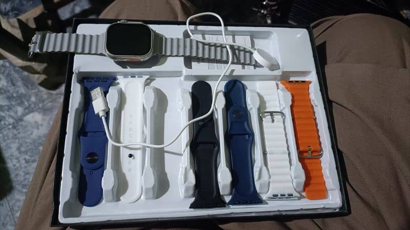 7 straps smart watch (no display, isko reset karwana hoga) 0