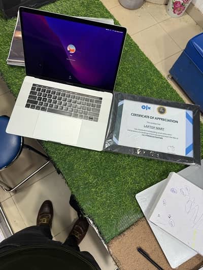 MacBook Pro 2018 (Core i9) (32/512gb) (TOUCHBAR) 15.4 INCHES. .