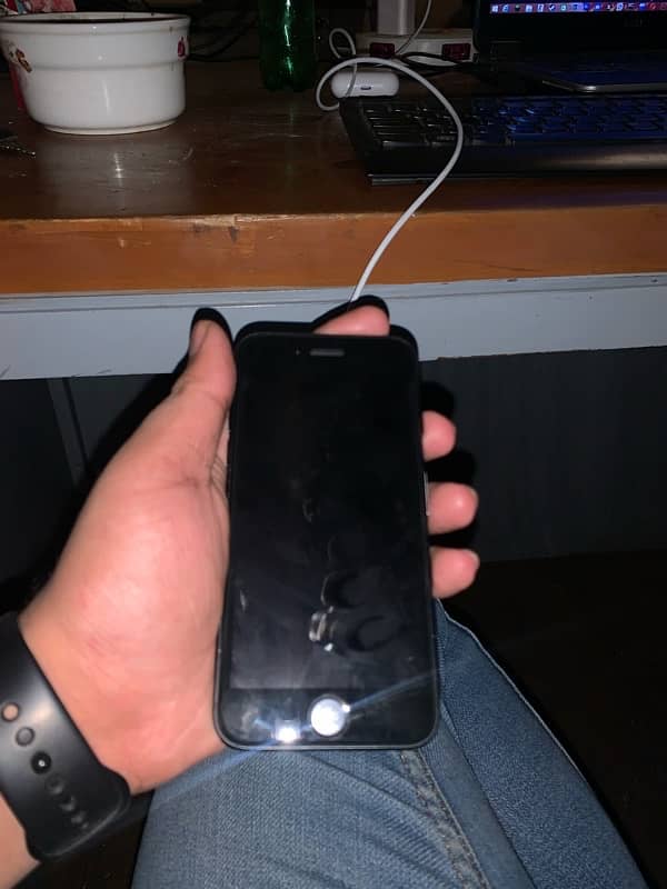 IPhone se 2020 urgent sale 6