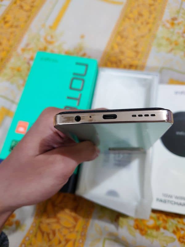 Infinix NOTE 30 Pro {16GB RAM 256GB} PTA Official Approved New Box 4