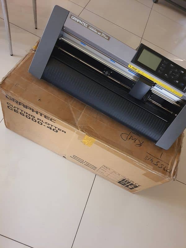 CUTTING PLOTTER GRAPHTEC CE6000-40 Plus ( self import) 2