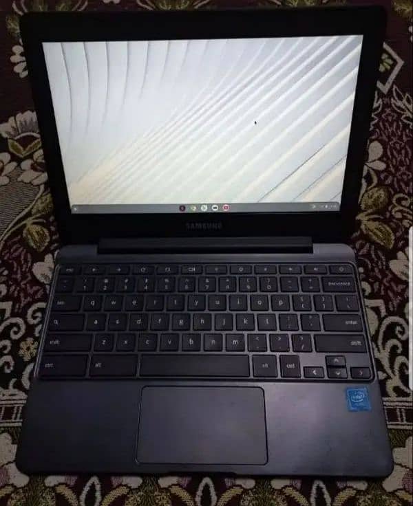 Samsung chrome book 0