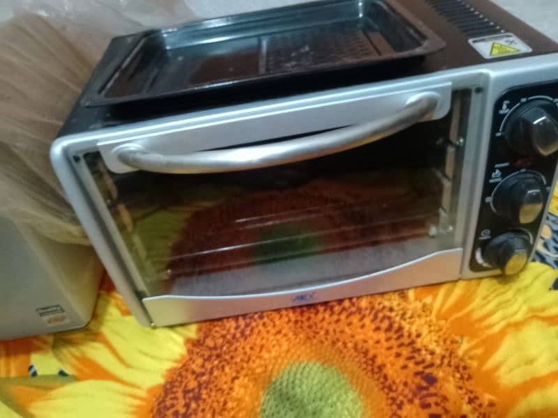 Deluxe oven toeaster 3